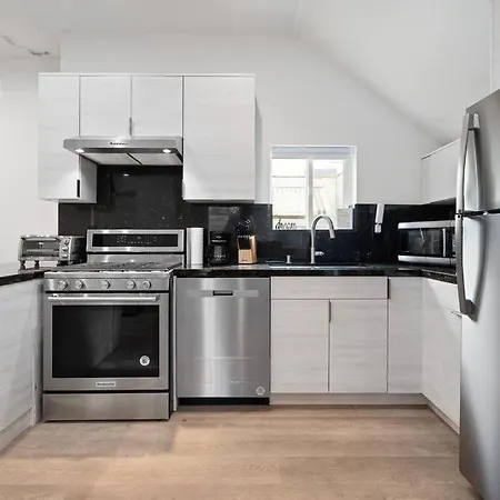 Prime La Location: Stylish 2-Bedroom Getaway! Los Angeles Exterior photo
