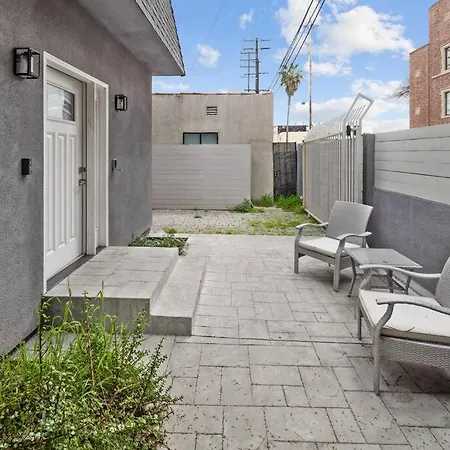 Prime La Location: Stylish 2-Bedroom Getaway! Los Angeles Exterior photo